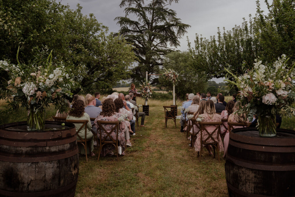 Bruiloft in Frankrijk : ceremonie buiten
