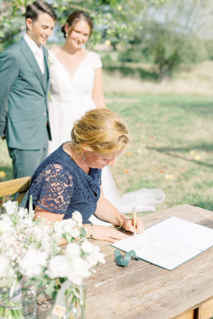 Handtekening op trouwakte | Trouwen in Frankrijk