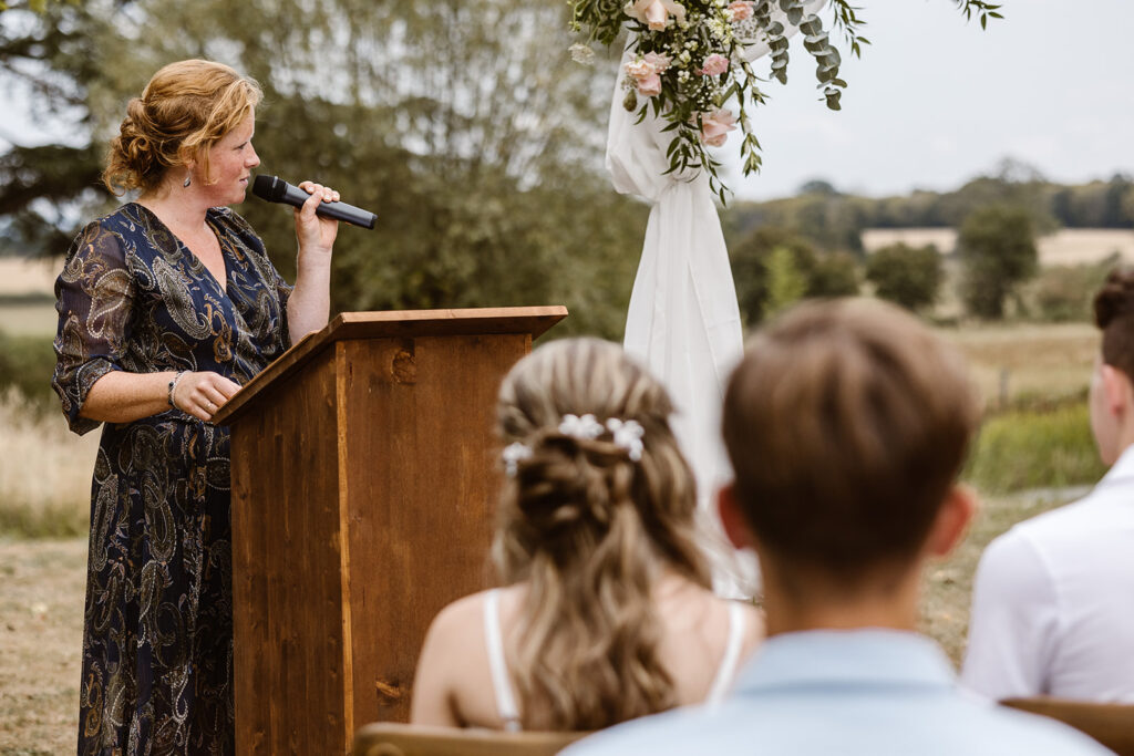 Ceremoniespreker Gretha | Trouwen in Frankrijk