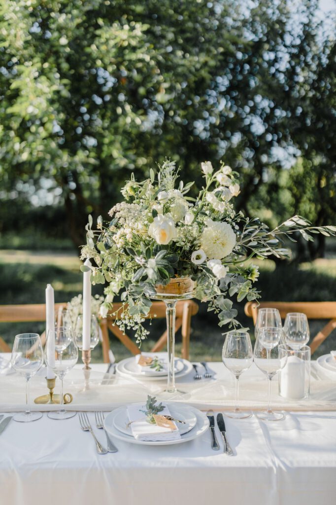 Bloemen op tafel | Trouwen in Frankrijk